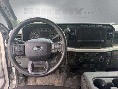 Oxford White 2024 Ford F-250 XL