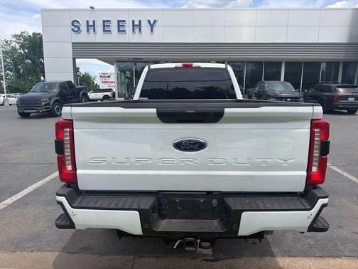Oxford White 2024 Ford F-250 XL