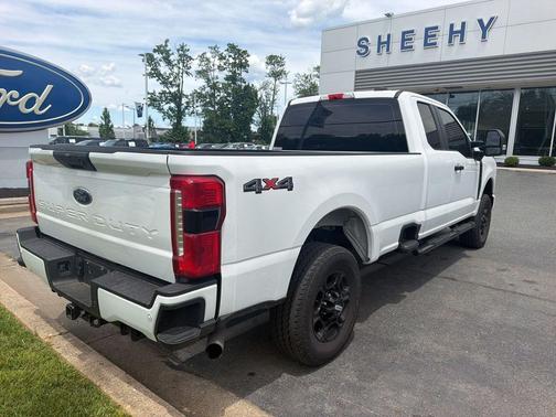 Oxford White 2024 Ford F-250 XL