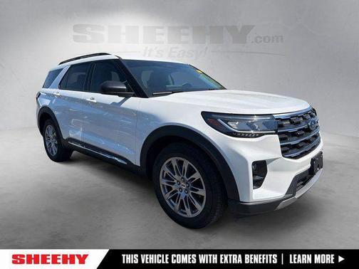 Star White Metallic Tri-Coat 2025 Ford Explorer Active
