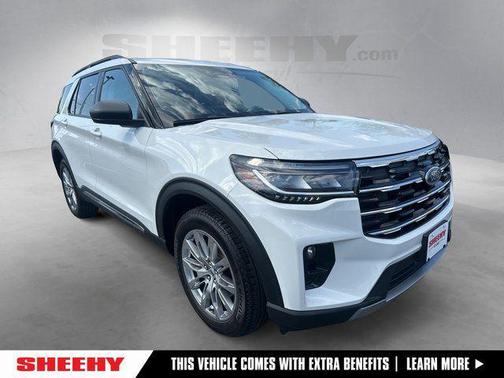 Star White Metallic Tri-Coat 2025 Ford Explorer Active