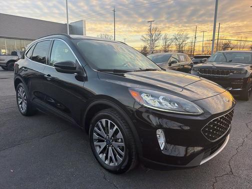 2020 Ford Escape Titanium