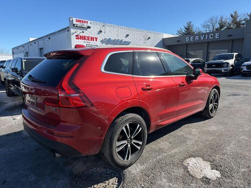2021 Volvo XC60 T5 Momentum