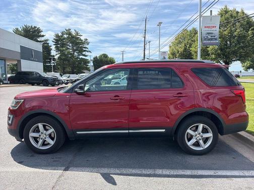 Ruby Red Metallic 2017 Ford Explorer XLT