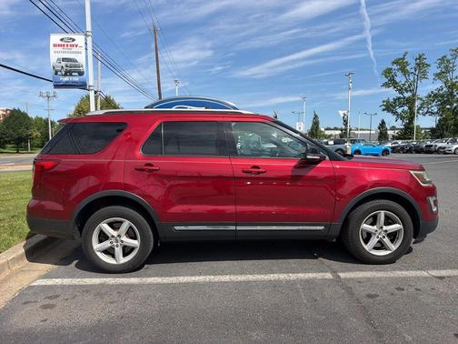 Ruby Red Metallic 2017 Ford Explorer XLT