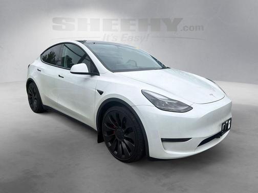 Pearl White Multi-Coat 2023 Tesla Model Y Performance Dual Motor All-Wheel Drive