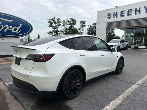 Pearl White Multi-Coat 2023 Tesla Model Y Performance Dual Motor All-Wheel Drive