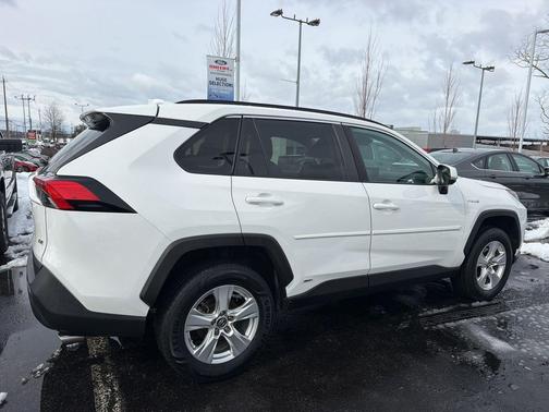 2020 Toyota RAV4 Hybrid LE