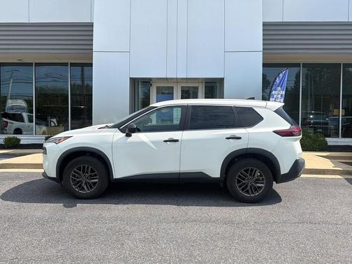 Glacier White 2023 Nissan Rogue S
