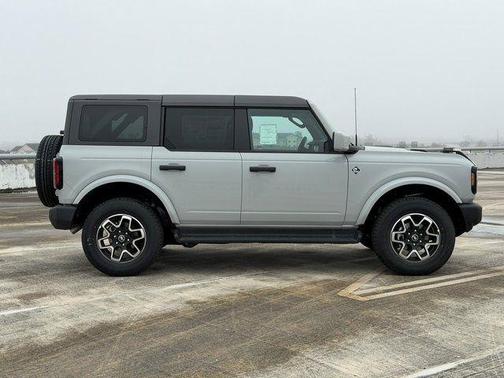 Avalanche Gray 2026 Ford Bronco Outer Banks