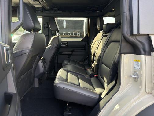 Desert Sand 2025 Ford Bronco Outer Banks