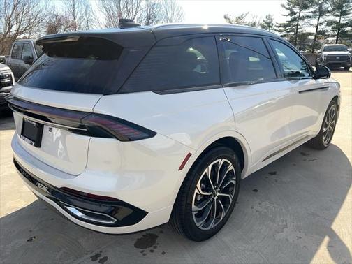 2025 Lincoln Nautilus Reserve