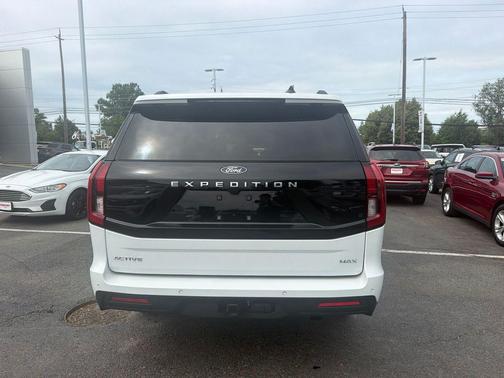 Oxford White 2025 Ford Expedition Max Active 4x4