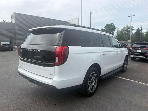 Oxford White 2025 Ford Expedition Max Active 4x4