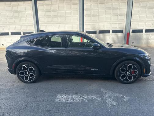 2021 Ford Mustang Mach-E GT