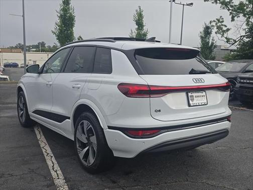 2025 Audi Q6 e-tron Premium Plus quattro