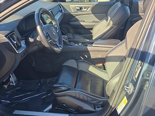 2019 Volvo S60 T6 R-Design