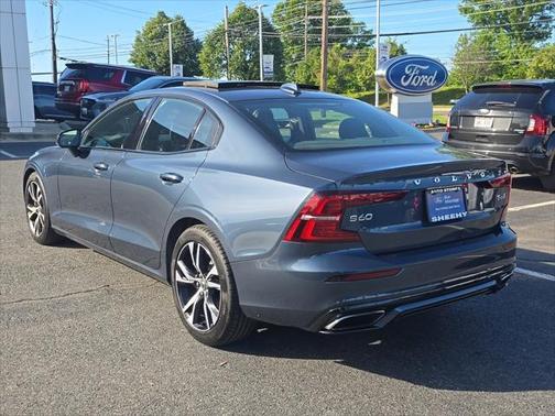 2019 Volvo S60 T6 R-Design
