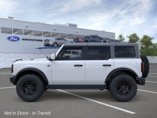 Oxford White 2026 Ford Bronco Outer Banks