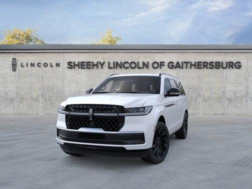Pristine White Metallic Tri-Coat 2026 Lincoln Navigator Reserve