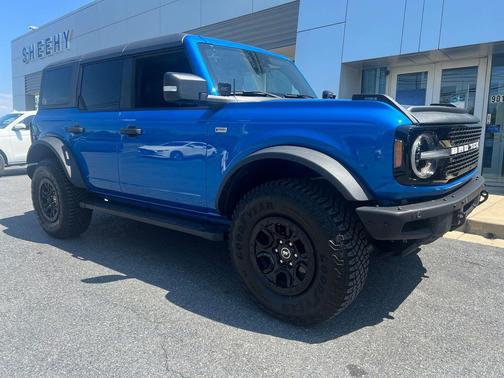 Velocity Blue Metallic 2024 Ford Bronco Wildtrak