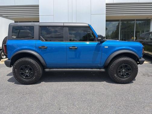 Velocity Blue Metallic 2024 Ford Bronco Wildtrak