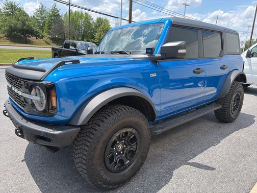 Velocity Blue Metallic 2024 Ford Bronco Wildtrak