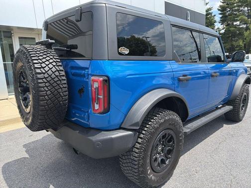 Velocity Blue Metallic 2024 Ford Bronco Wildtrak
