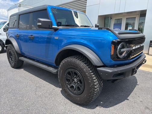 Velocity Blue Metallic 2024 Ford Bronco Wildtrak