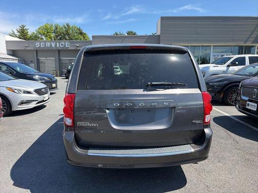 Granite Pearlcoat 2018 Dodge Grand Caravan SE