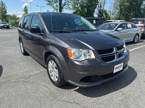 Granite Pearlcoat 2018 Dodge Grand Caravan SE