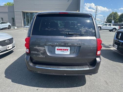 Granite Pearlcoat 2018 Dodge Grand Caravan SE