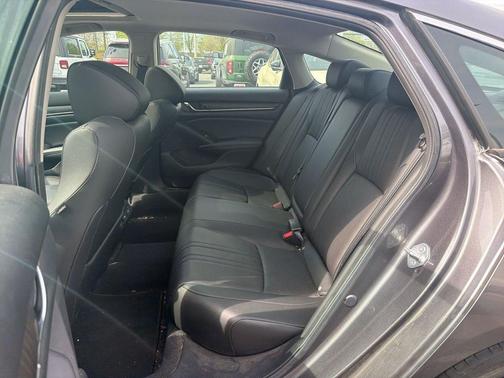 Sonic Gray Pearl 2021 Honda Accord EX-L 1.5T