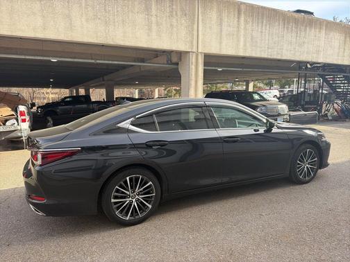 2023 Lexus ES 350 Base