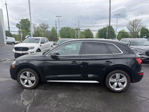 Black Metallic 2018 Audi Q5 2.0T Tech Premium
