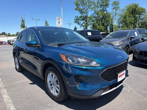 Dark Persian Green Metallic 2020 Ford Escape SE