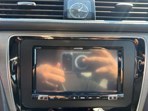 2015 Volkswagen Passat 1.8T Auto SE w/Sunroof & Nav