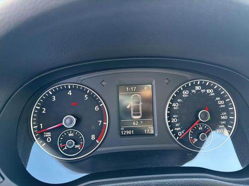 2015 Volkswagen Passat 1.8T Auto SE w/Sunroof & Nav