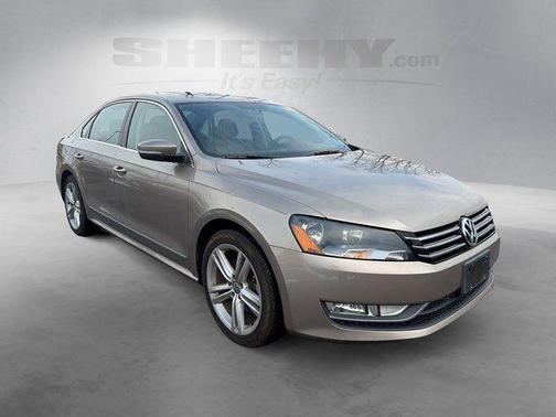 2015 Volkswagen Passat 1.8T Auto SE w/Sunroof & Nav