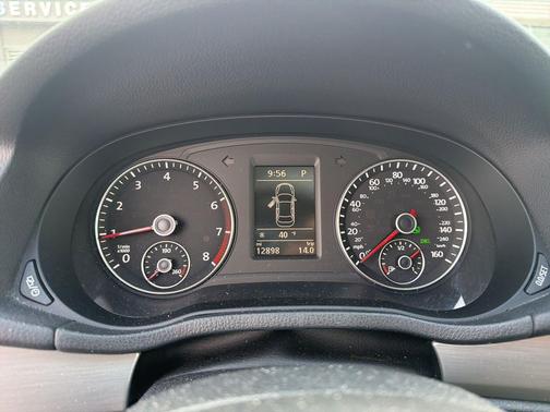 2015 Volkswagen Passat 1.8T Auto SE w/Sunroof & Nav