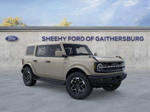 Desert Sand 2026 Ford Bronco Outer Banks