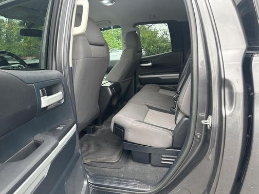 2015 Toyota Tundra SR5