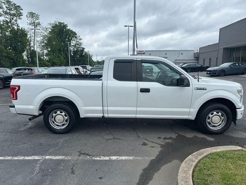 Oxford White 2017 Ford F-150 XL