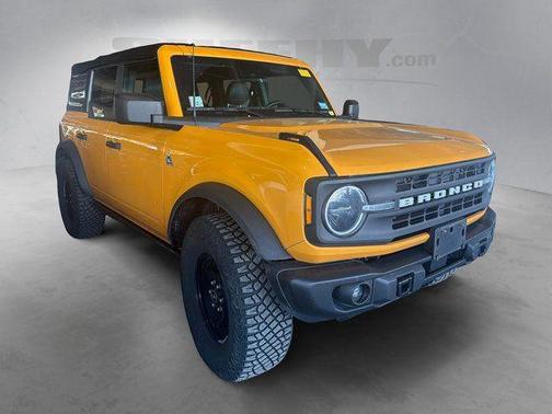 Cyber Orange Metallic Tricoat 2022 Ford Bronco Black Diamond