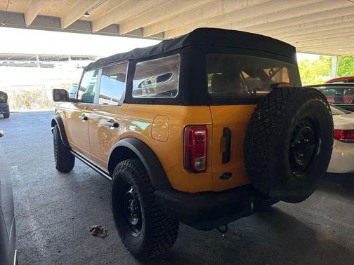 Cyber Orange Metallic Tricoat 2022 Ford Bronco Black Diamond