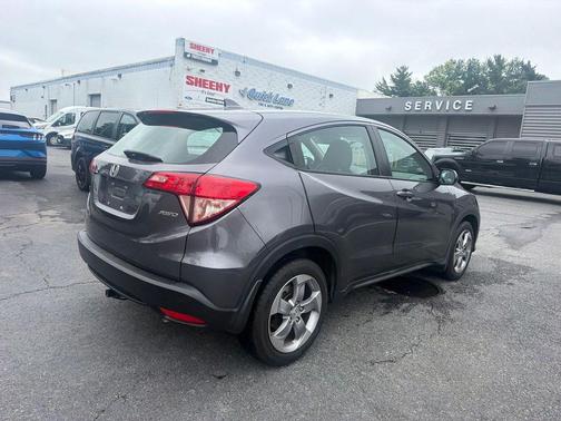 Modern Steel Metallic 2018 Honda HR-V LX