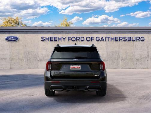 Agate Black Metallic 2027 Ford Explorer ST-Line