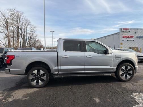 2022 Ford F-150 Lightning Platinum