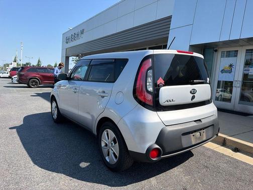Bright Silver 2015 Kia Soul Base