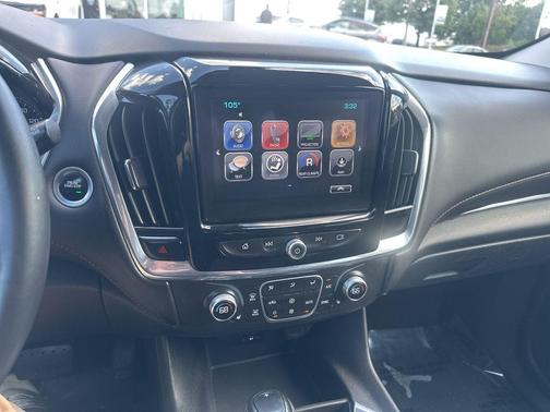 Silver Ice Metallic 2018 Chevrolet Traverse LT Cloth
